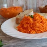 Russian carrot salad with garlic – 3 ingredients recipe