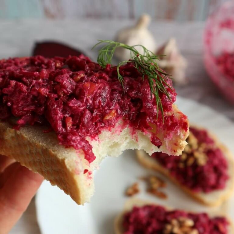 Rote-Bete-Salat russisch – einfaches Rezept mit Knoblauch