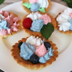 Korzinochki (Russian shortbread tarts with meringue filling)