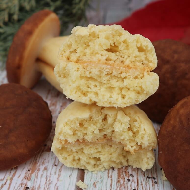 Shortbread cookies with sugar icing