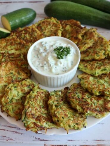 Zucchini fritters crispy juicy – quick recipe with few ingredients