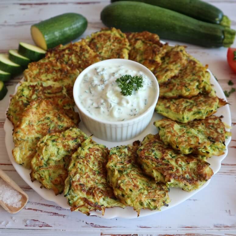 Zucchini fritters crispy juicy – quick recipe with few ingredients