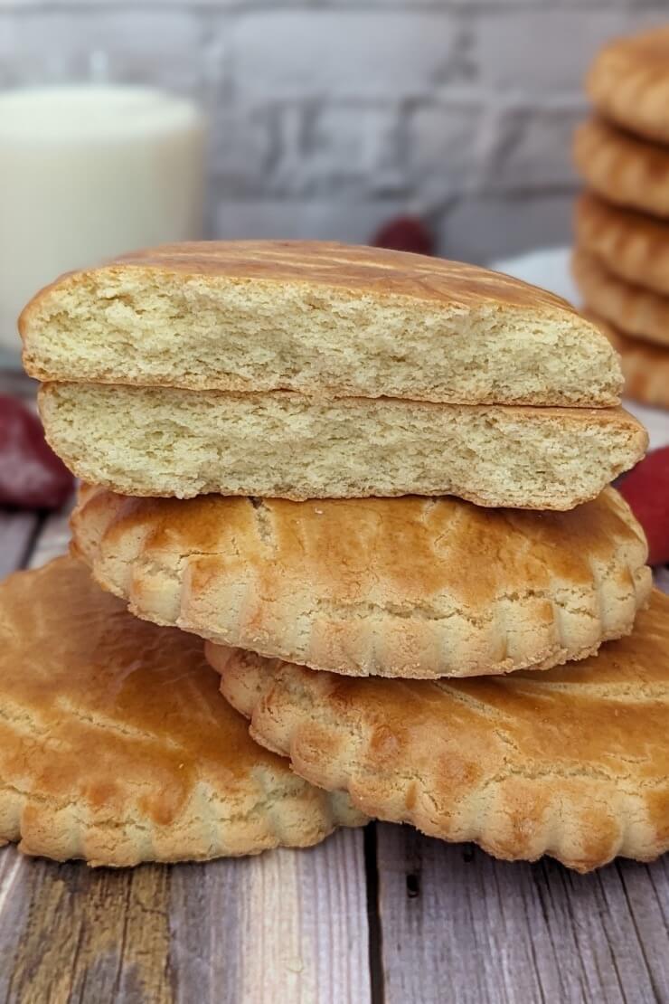 Large cookies with milk