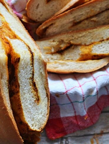 Paprika-Kurkuma-Brot – Rezept für würziges Brot