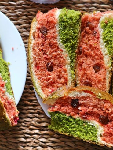 Brot "Wassermelone" – farbenfrohes Gebäck mit Rosinen