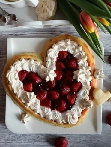 Marzipan meringue berry cake in heart shape – for loved ones