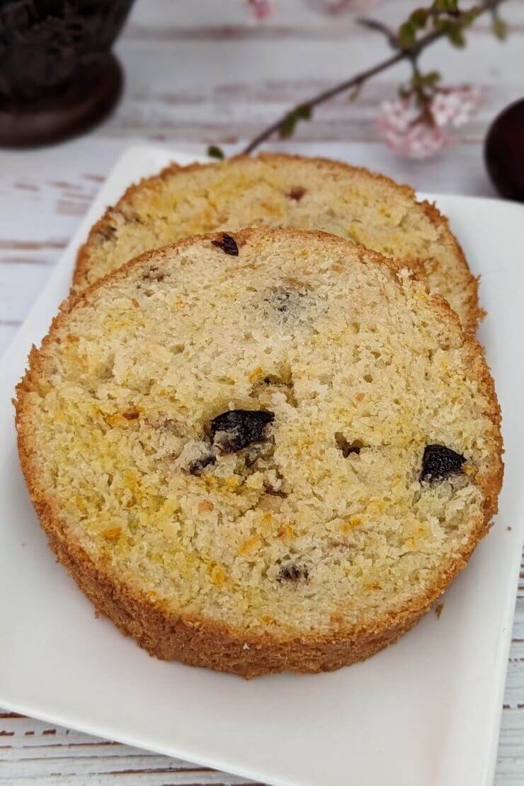 Easter bread with yeast dough and choux pastry