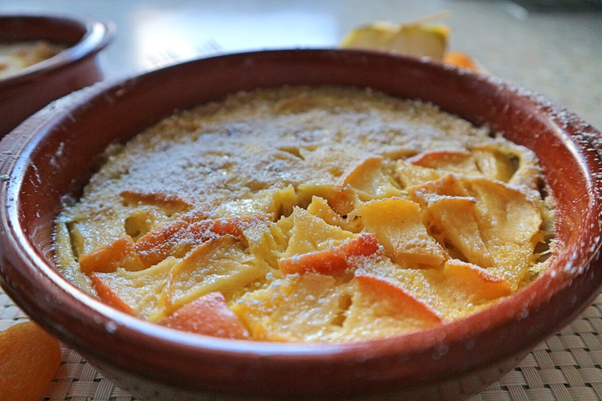 Süßer Auflauf mit Obst – einfaches Rezept zum Frühstück oder Nachtisch