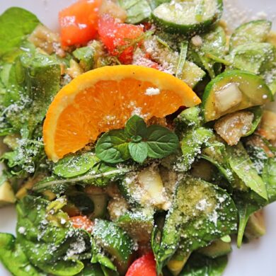 Gemüsesalat mit Parmesan & Orangensauce – Rezept