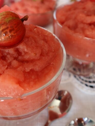Wassermelonen-Sorbet mit Stachelbeeren & Jasmintee – leckeres Rezept