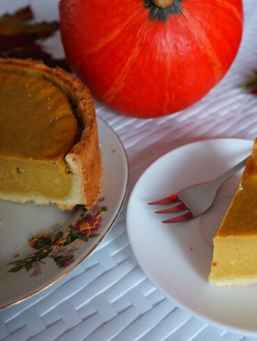 Pumpkin Pie – Rezept für süßen Kürbiskuchen mit cremiger Füllung & Zimt