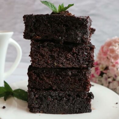 Zucchini brownies – the moistest and chocolatiest in the world