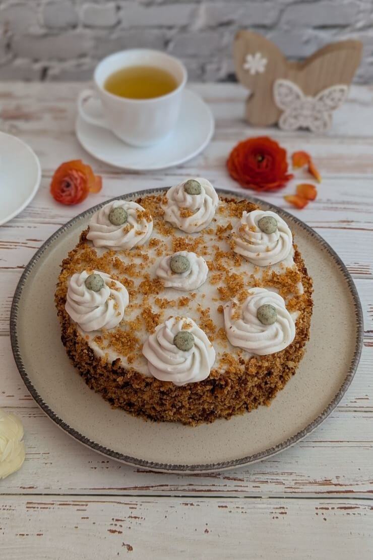 Vegane Möhrentorte mit Kokospudding-Creme