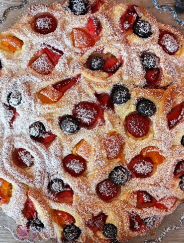 Beerenkuchen – Rezept für Kuchen "Beerenkorb" mit Frischkäsefüllung