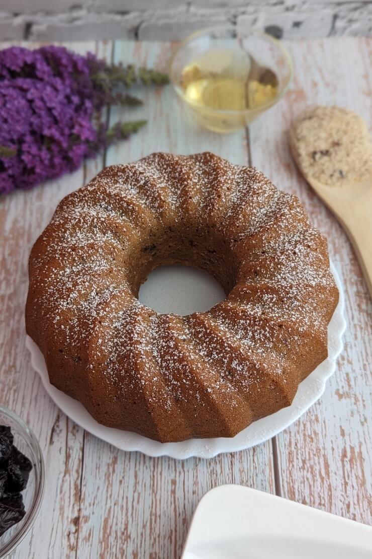 Vegan coffee cake with nut