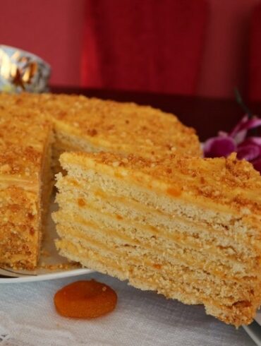 Cake "Antoshka" – recipe for Russian shortcrust cake with apricot cream