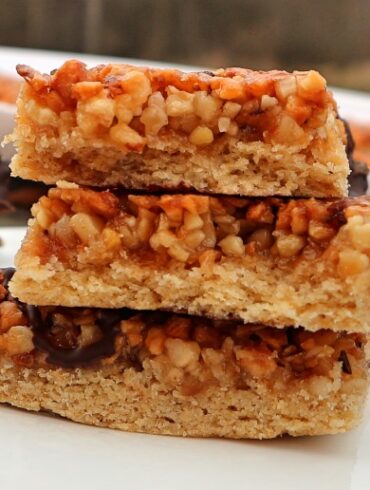 How to make vegan nut corners: delicious, easy and quick recipe