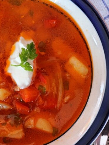 Borscht without beets – vegan recipe with tomatoes