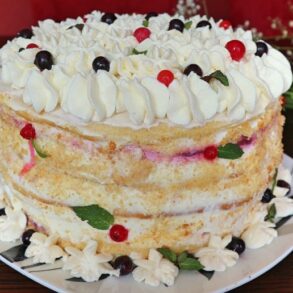 Curd cake "Pansies" with cream & berries