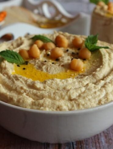 Hummus selber machen – klassisches Rezept für das Kichererbsenmus