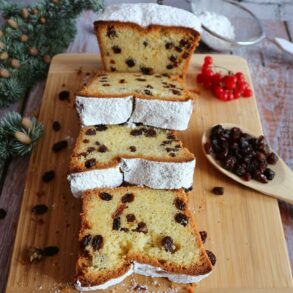 Rosinenkuchen "Stolitschnyj"