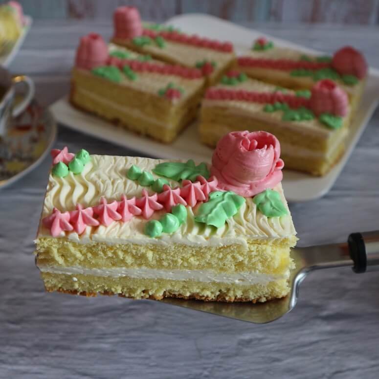 Sponge slices with butter cream