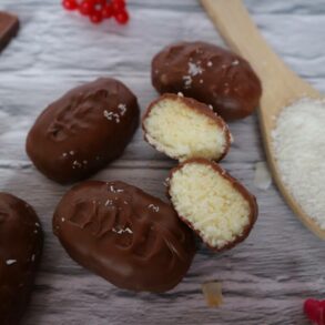 How to make bounty (coconut chocolate bars recipe)