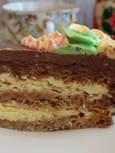 Khreshchatyk cake – from the treasure chest of Soviet cake recipes