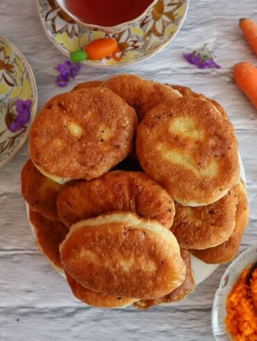 Piroshki with carrots – vegan recipe for sweet filled buns