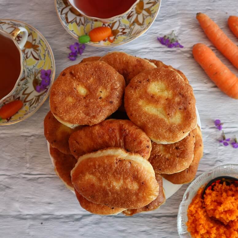 Piroschki mit Karotten – veganes Rezept für süß gefüllte Teigtaschen