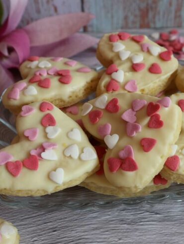 Herzkekse backen: leckere Muttertags-, Valentinstag- oder Hochzeitskekse