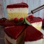 Raspberry sour cream cake – recipe for summer cake dream