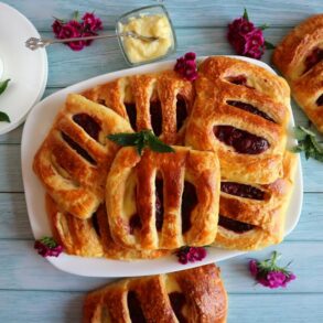 Kirschplunder mit Pudding selber backen – köstlicher als aus Bäckerei