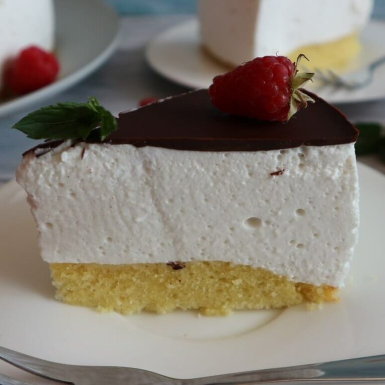 Vegane Vogelmilch-Torte – einfaches Rezept mit Aquafaba