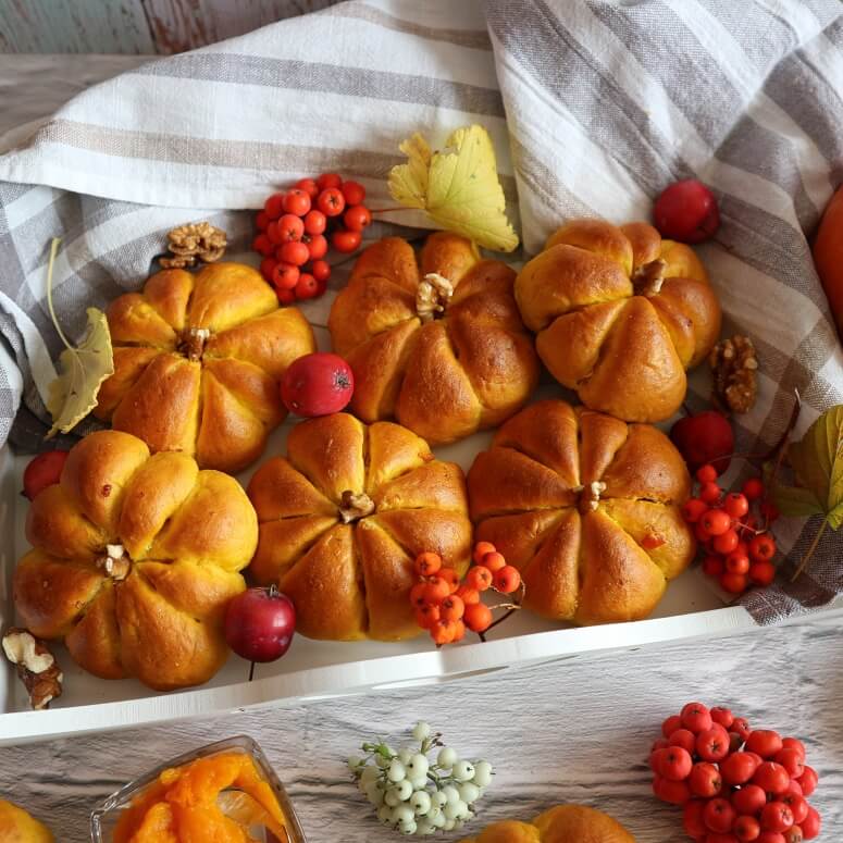 Pumpkin buns recipe – how to make vegan pumpkin bread rolls