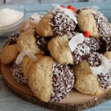 Vegan coconut cookies with chocolate – aromatic recipe