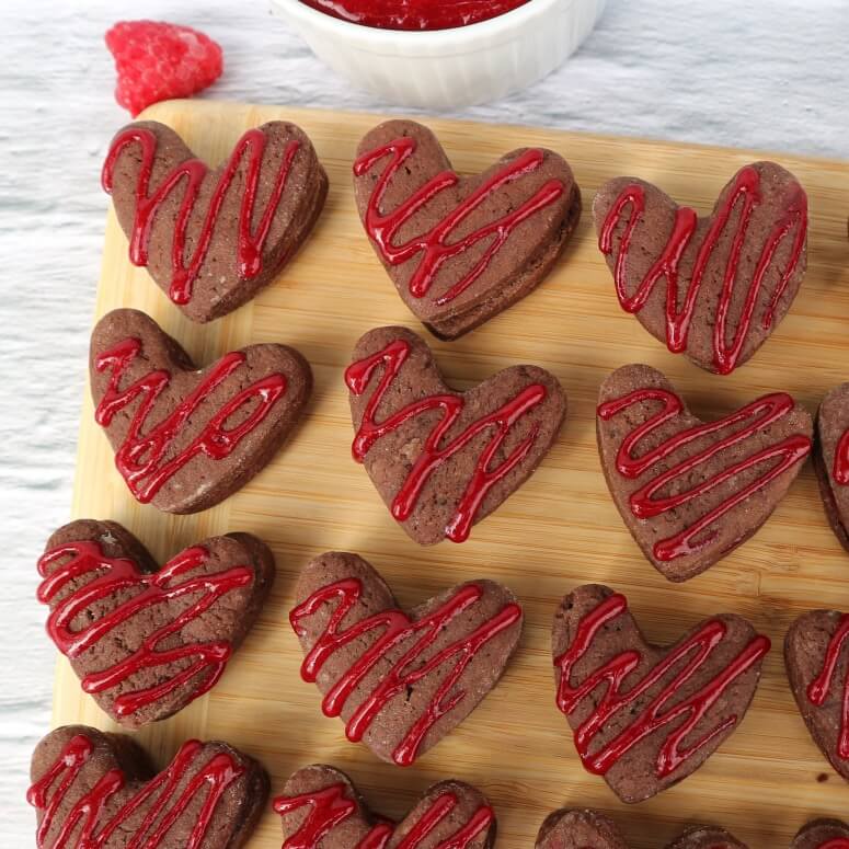 Chocolate cookies with raspberry filling