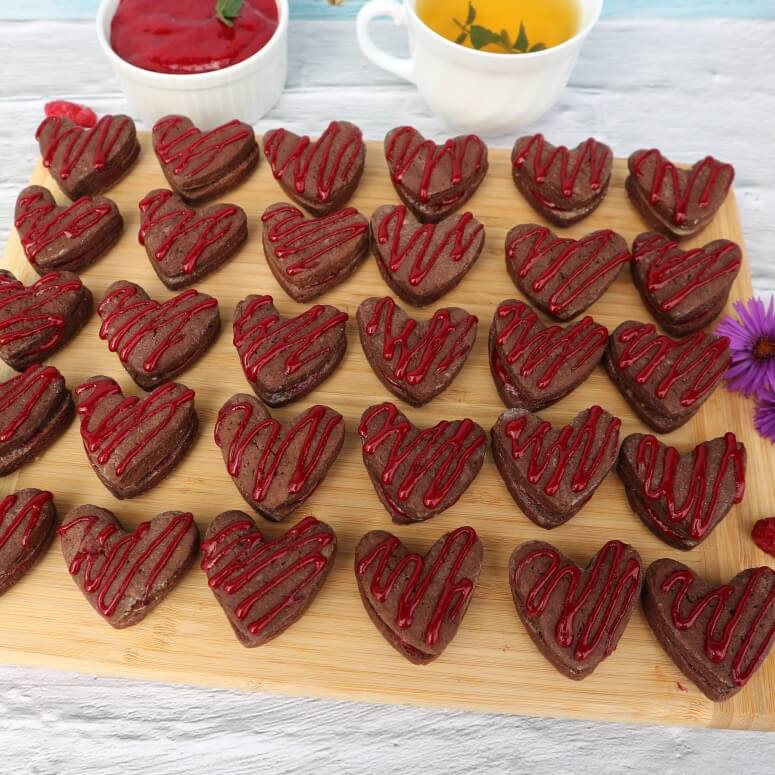 Shortbread cookies with fruit jelly