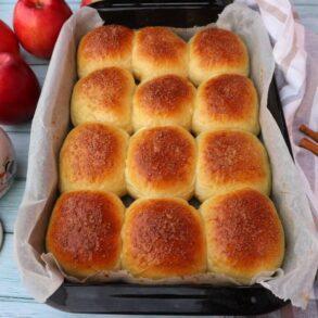 Buchteln mit Apfel-Zimt-Füllung Rezept