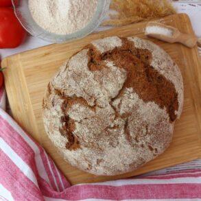 Weizenvollkornbrot backen – einfaches Rezept mit 4 Zutaten