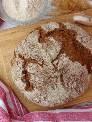 Weizenvollkornbrot backen – einfaches Rezept mit 4 Zutaten