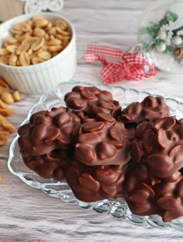 Chocolate peanut clusters recipe