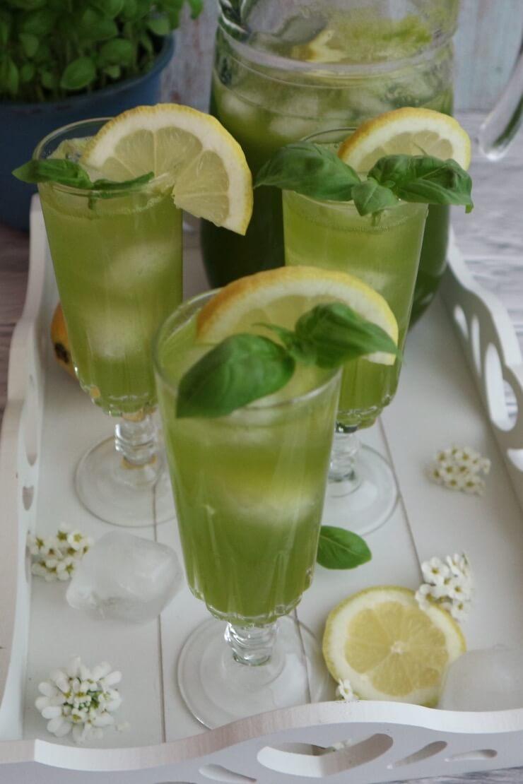 Aromatischer Sommerdrink