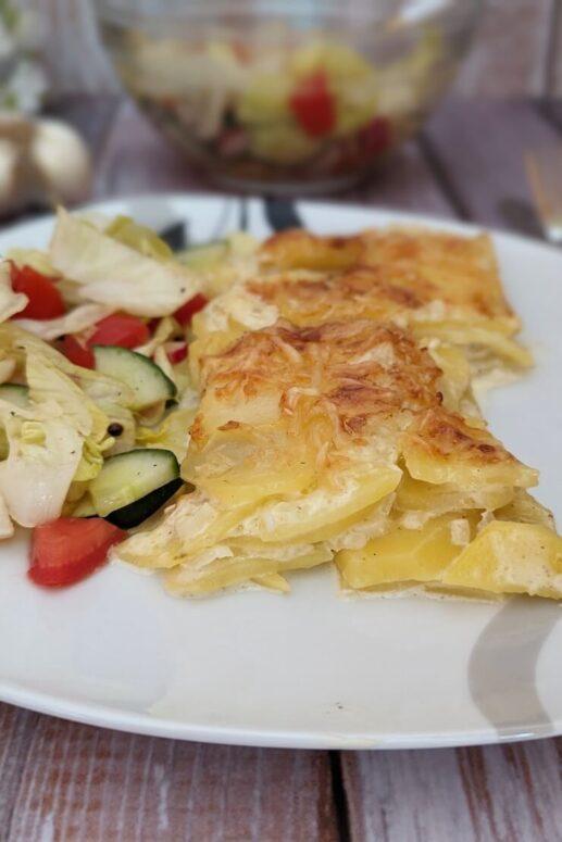 Kartoffelgratin Mit Rohen Kartoffeln Wie Lange Im Ofen Klassisches Kartoffelgratin aus rohen Kartoffeln einfach