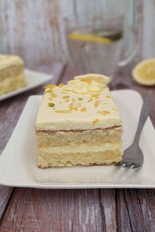 Zitronenschnitten – mit Pudding-Buttercreme und Biskuit