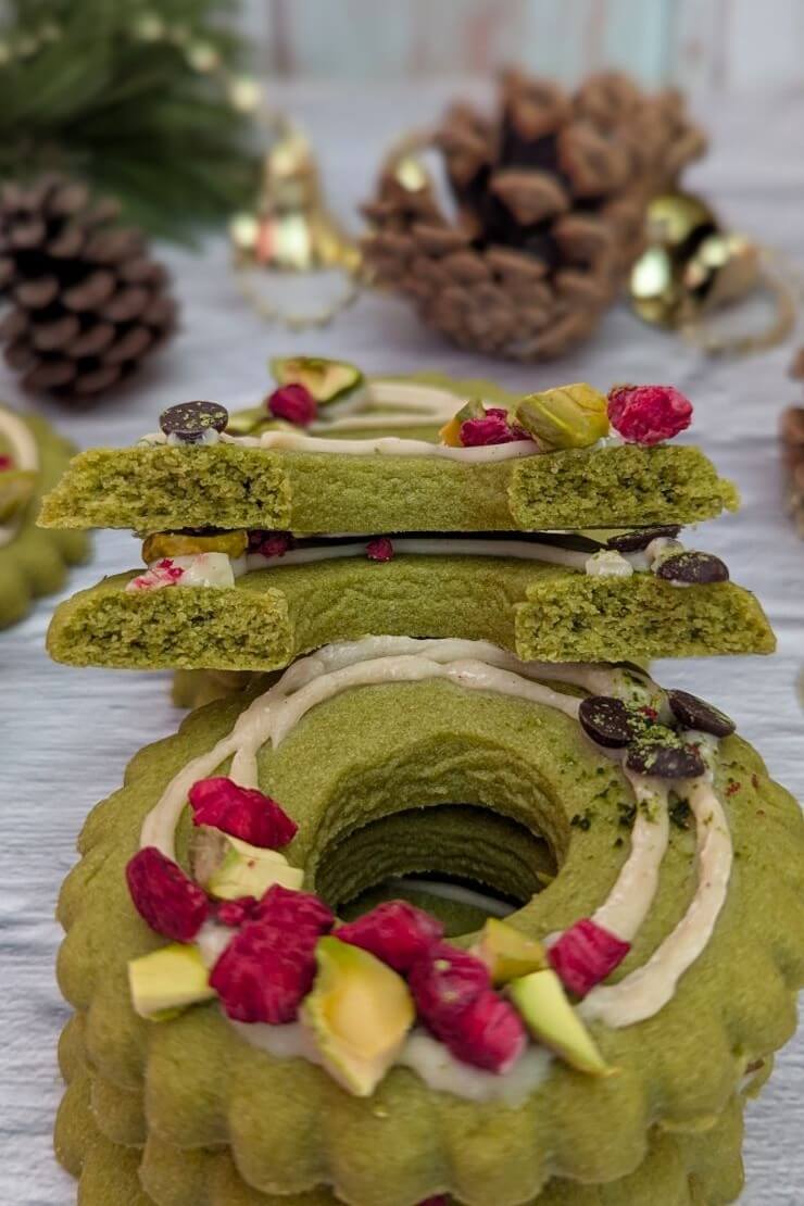 Weihnachtskekse mit Matcha